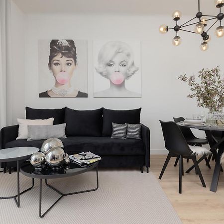 Fashionable City Center Apartment By Noclegi Renters Warsaw Exterior photo