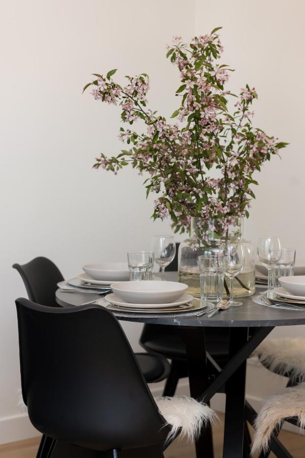 Fashionable City Center Apartment By Noclegi Renters Warsaw Exterior photo